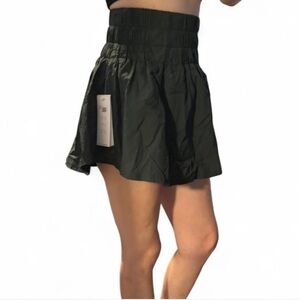 High-Waist Forest Green Tennis Skort with Elastic Waistband